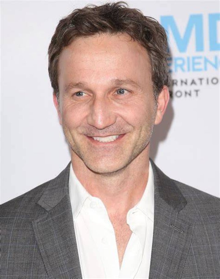 Breckin Meyer Net Worth, Age, Height, Bio, Birthday, Wiki!