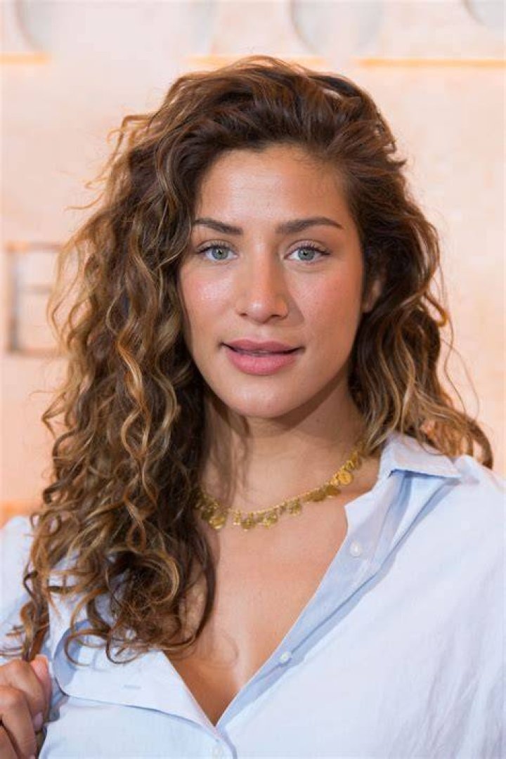 Manon Azem