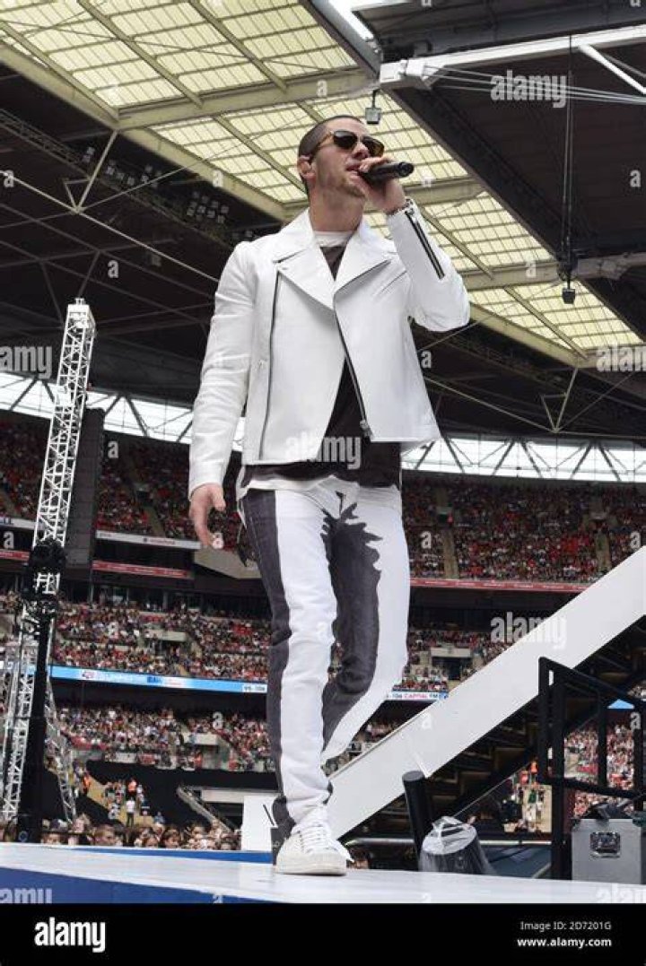 Nick Jonas Rocks Wembley - CelebMix