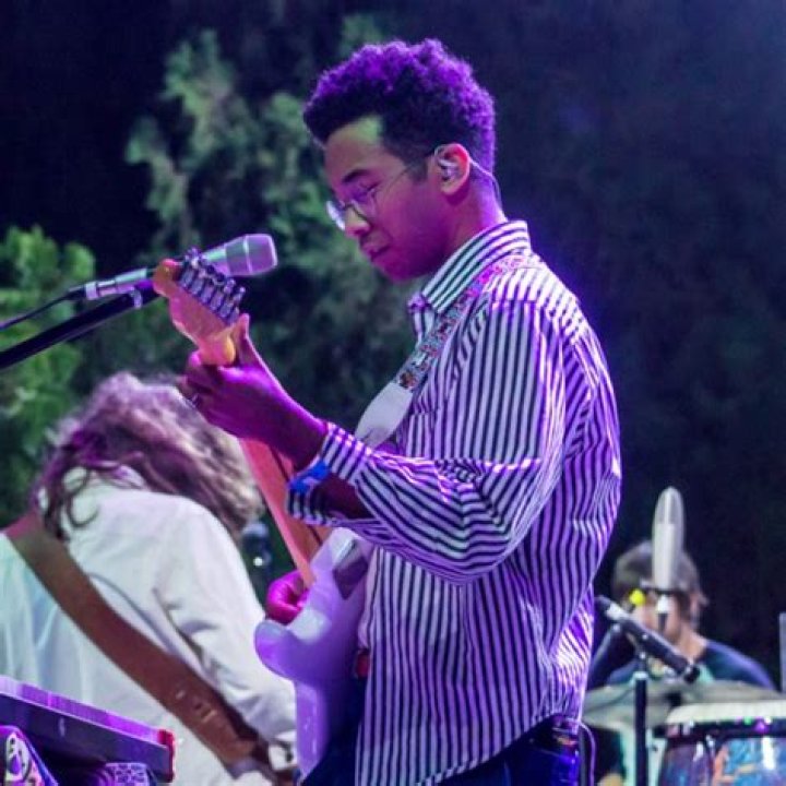 Toro Y Moi