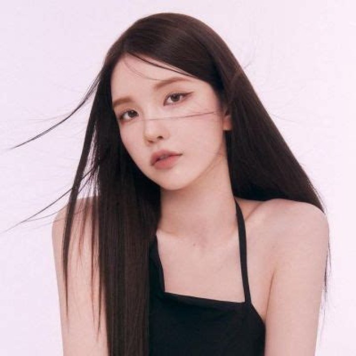 Xooos Bio, Age, Net Worth, Profession